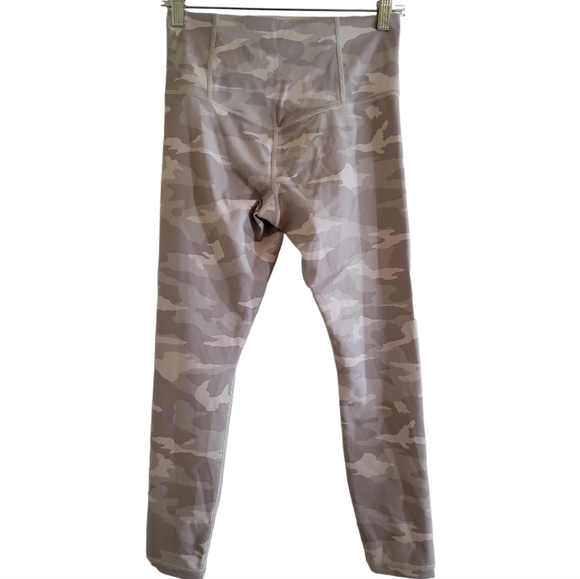 Athleta Elation 7/8 Tight in Gray Camo Small - Picture 4 of 8